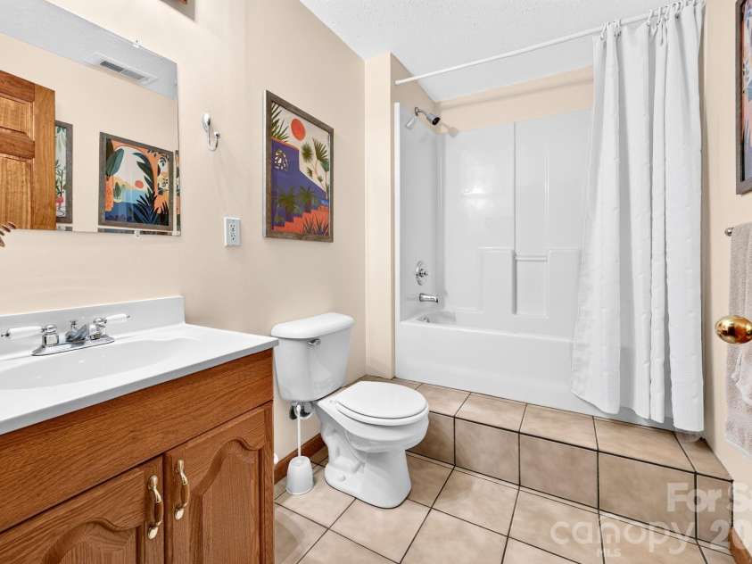 127 Woodburn Drive, Swannanoa, NC 28778.  MLS# CAR4392652, YatesRealty ID 35633. 
