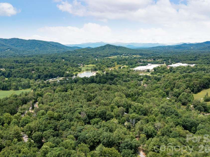 127 Woodburn Drive, Swannanoa, NC 28778.  MLS# CAR4392652, YatesRealty ID 35633. 