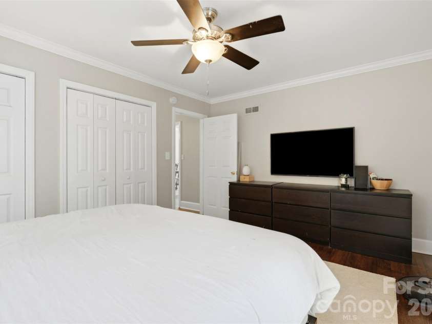 2201 Armstrong Park Drive, Gastonia, NC 28054.  MLS# CAR4399022, YatesRealty ID 35637. 