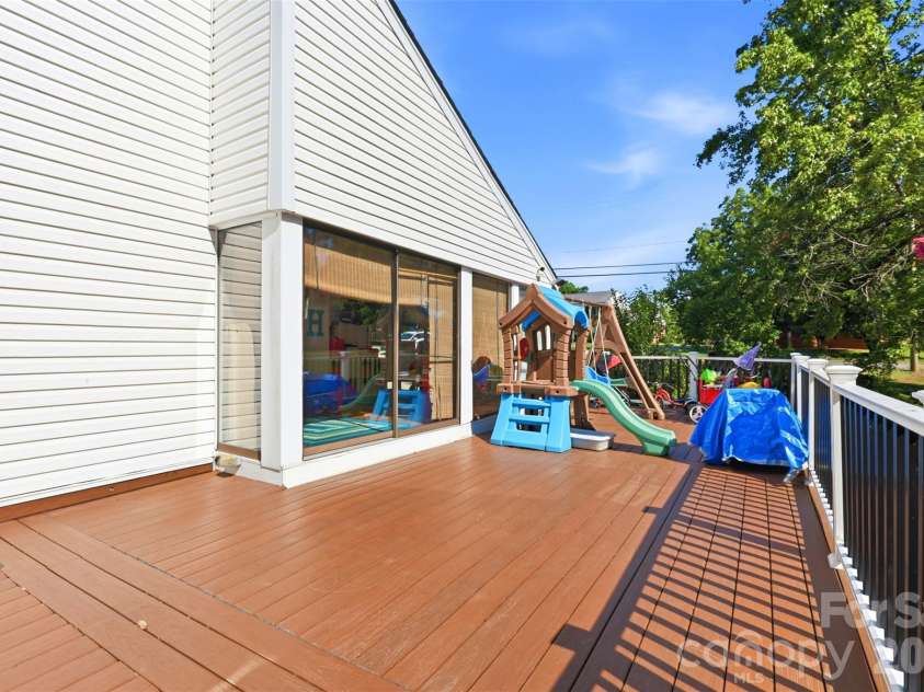2201 Armstrong Park Drive, Gastonia, NC 28054.  MLS# CAR4399022, YatesRealty ID 35637. 