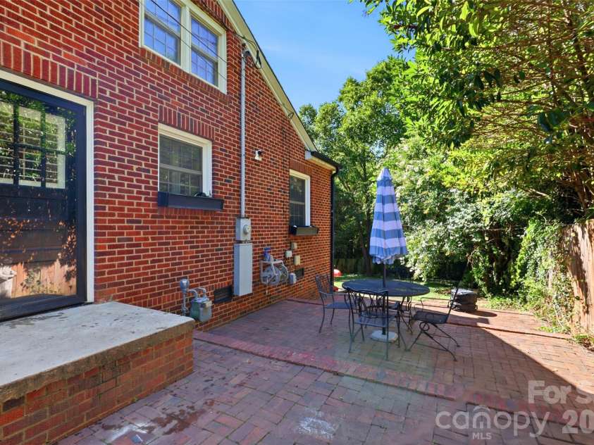 2201 Armstrong Park Drive, Gastonia, NC 28054.  MLS# CAR4399022, YatesRealty ID 35637. 