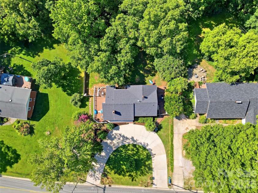 2201 Armstrong Park Drive, Gastonia, NC 28054.  MLS# CAR4399022, YatesRealty ID 35637. 