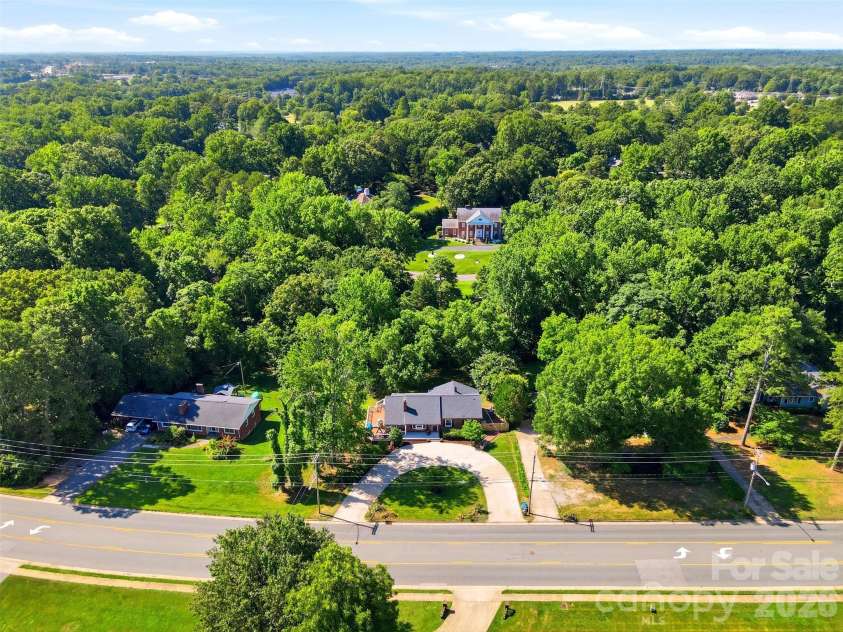 2201 Armstrong Park Drive, Gastonia, NC 28054.  MLS# CAR4399022, YatesRealty ID 35637. 