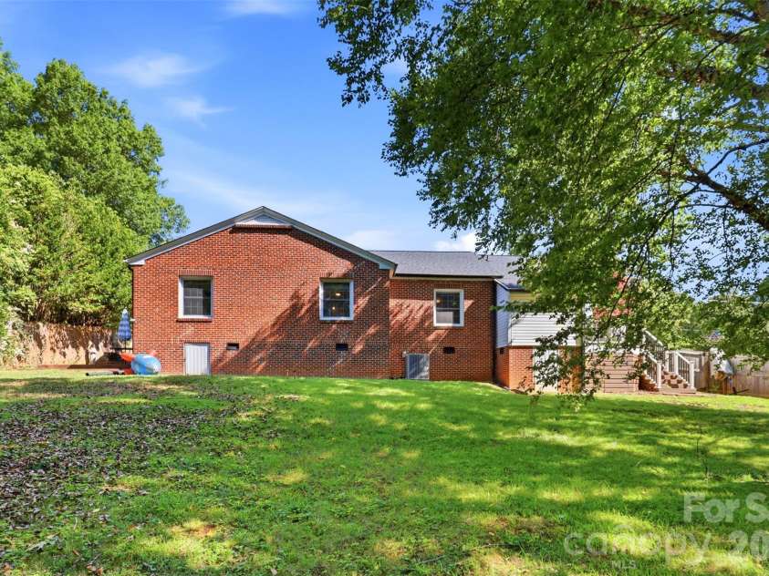 2201 Armstrong Park Drive, Gastonia, NC 28054.  MLS# CAR4399022, YatesRealty ID 35637. Large Lot