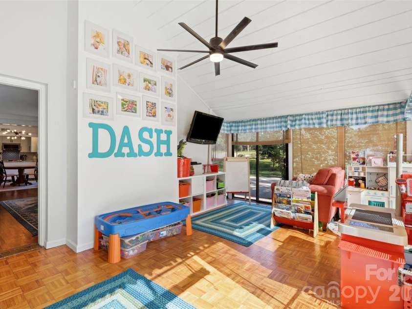 2201 Armstrong Park Drive, Gastonia, NC 28054.  MLS# CAR4399022, YatesRealty ID 35637. Sunroom