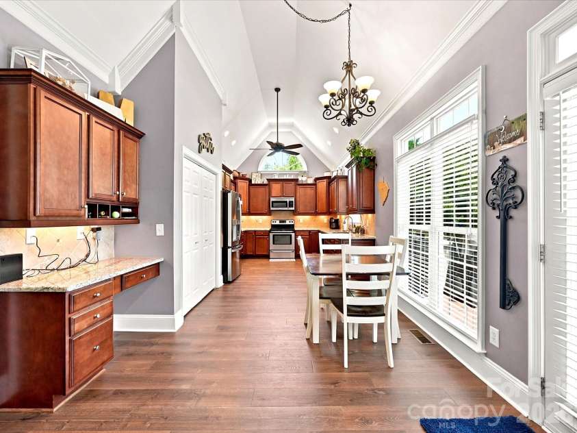 305 Spurs Court, Rock Hill, SC 29732.  MLS# CAR4396418, YatesRealty ID 35638. Breakfast