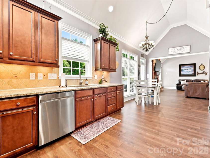 305 Spurs Court, Rock Hill, SC 29732.  MLS# CAR4396418, YatesRealty ID 35638. Kitchen