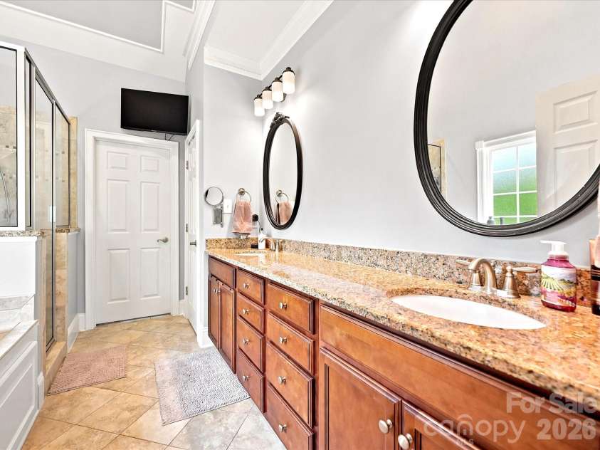 305 Spurs Court, Rock Hill, SC 29732.  MLS# CAR4396418, YatesRealty ID 35638. Primary bath