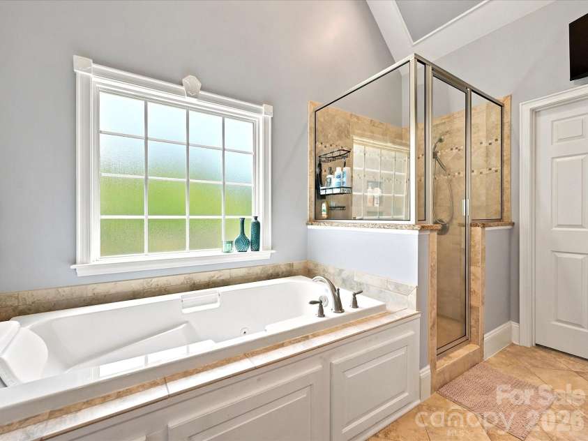 305 Spurs Court, Rock Hill, SC 29732.  MLS# CAR4396418, YatesRealty ID 35638. Primary bath