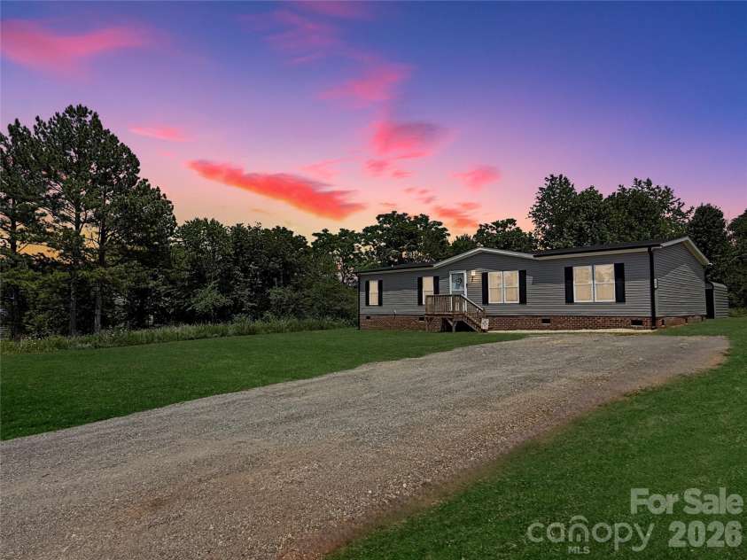 206 Fairchase Circle, Stony Point, NC 28678.  MLS# CAR4395945, YatesRealty ID 35639. 