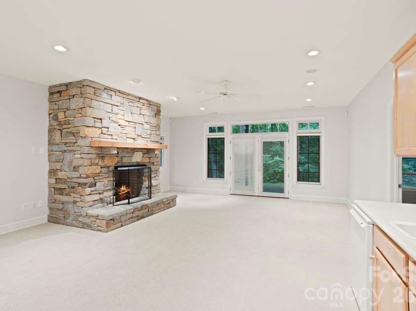 132 Berry Creek Drive, Flat Rock, NC 28731.  MLS# CAR4342360, YatesRealty ID 3564. 