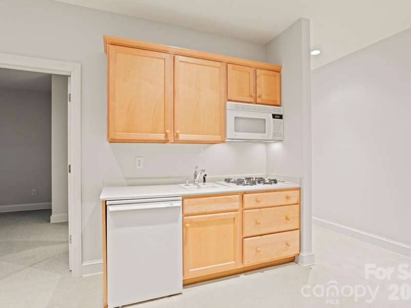 132 Berry Creek Drive, Flat Rock, NC 28731.  MLS# CAR4342360, YatesRealty ID 3564. 