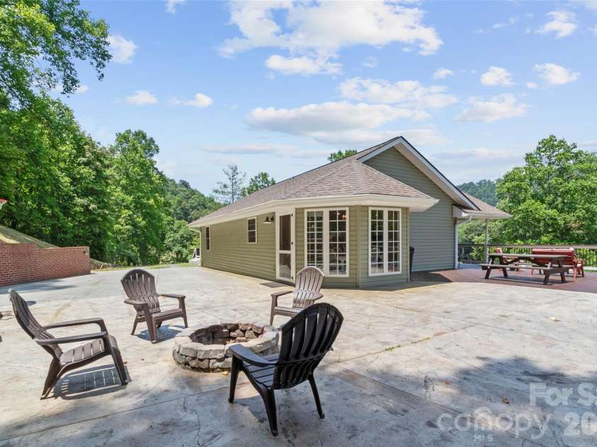 189 Poverty Branch Road, Barnardsville, NC 28709.  MLS# CAR4354105, YatesRealty ID 3564. 