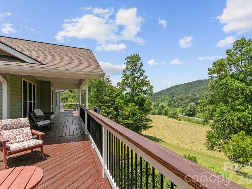 189 Poverty Branch Road, Barnardsville, NC 28709.  MLS# CAR4354105, YatesRealty ID 3564. 