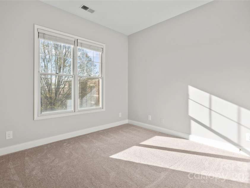 792 Davidson Street, Charlotte, NC 28202.  MLS# CAR4235117, YatesRealty ID 3564. Brand New Carpet in Second Bedroom