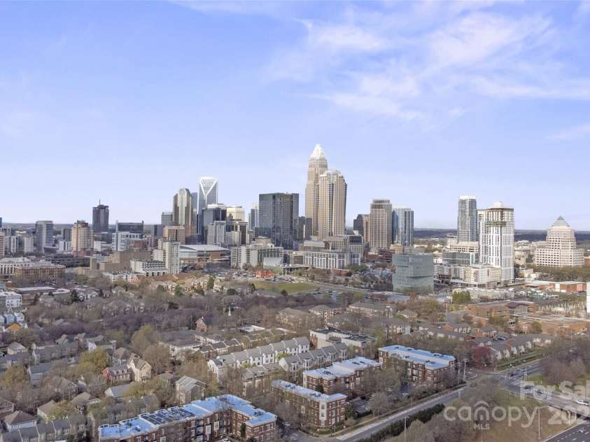 792 Davidson Street, Charlotte, NC 28202.  MLS# CAR4235117, YatesRealty ID 3564. Center City Lifestyle Right Outside your Front Door