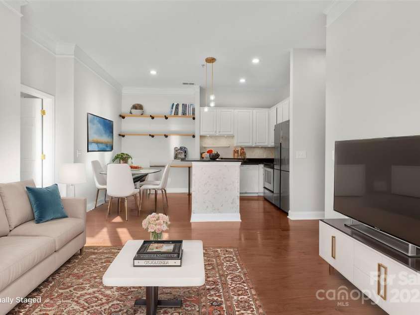 792 Davidson Street, Charlotte, NC 28202.  MLS# CAR4235117, YatesRealty ID 3564. Fresh Neutral Paint Throughout Interior