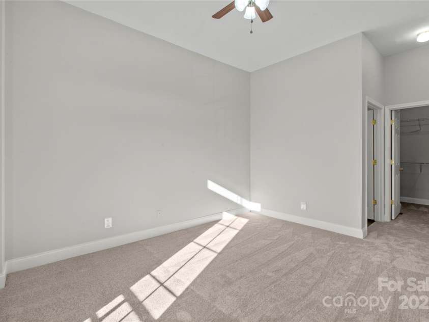 792 Davidson Street, Charlotte, NC 28202.  MLS# CAR4235117, YatesRealty ID 3564. Great Wall Space for Multiple Furniture Configurations