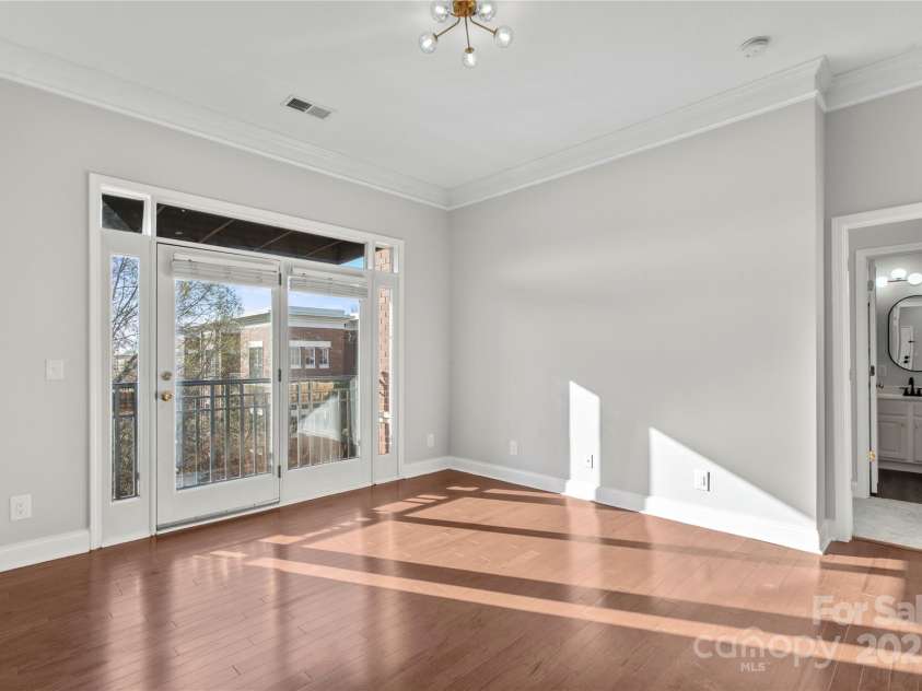 792 Davidson Street, Charlotte, NC 28202.  MLS# CAR4235117, YatesRealty ID 3564. Prefinished Hardwood Floors in Living Room