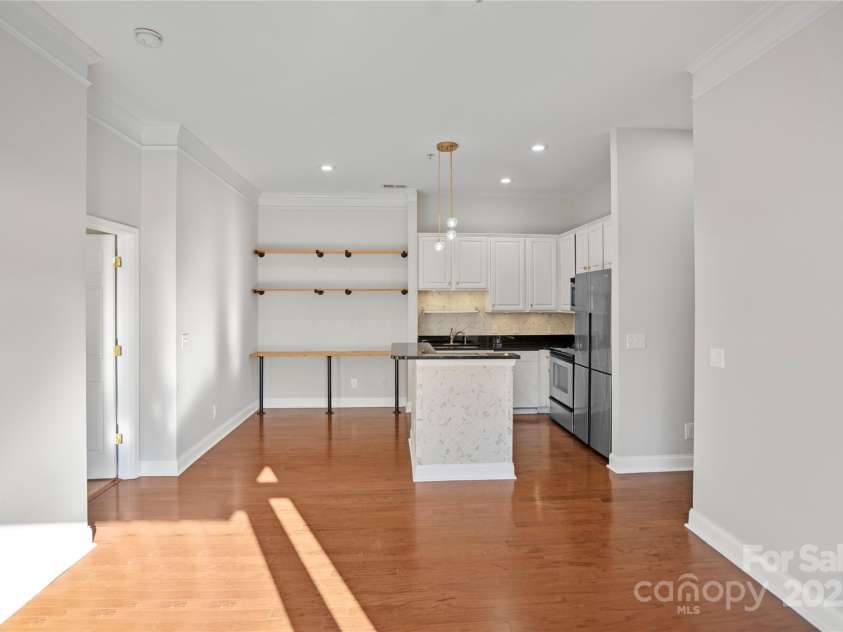 792 Davidson Street, Charlotte, NC 28202.  MLS# CAR4235117, YatesRealty ID 3564. Timeless White on White Kitchen with Granite Countertops