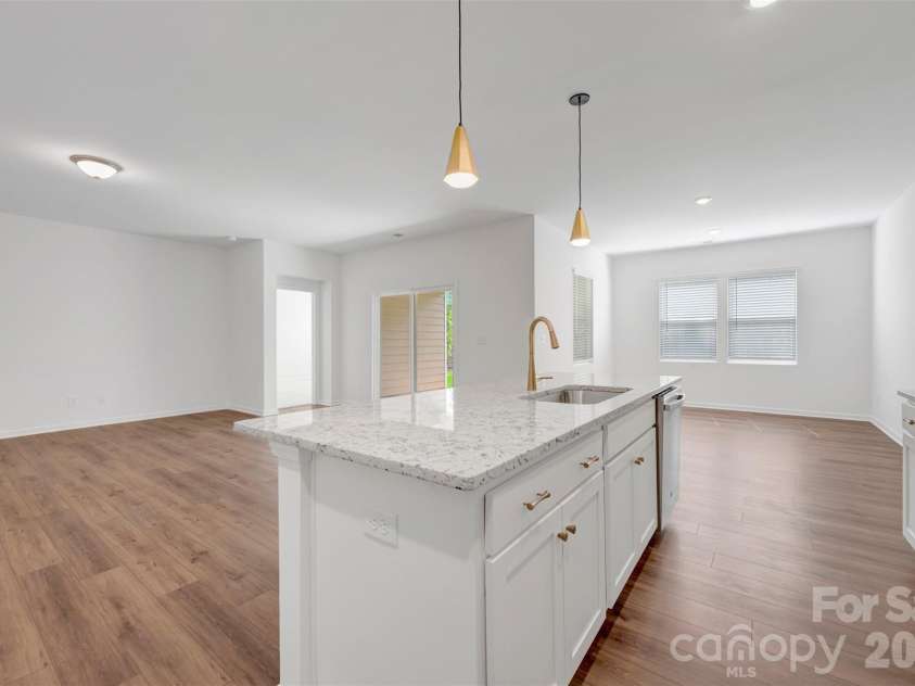 1550 Kate Cecil Way, York, SC 29745.  MLS# CAR4400872, YatesRealty ID 35642. Breakfast area and Kitchen