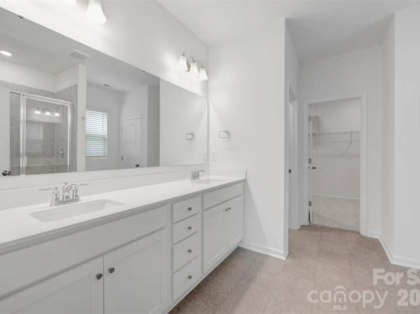 1550 Kate Cecil Way, York, SC 29745.  MLS# CAR4400872, YatesRealty ID 35642. Owner's suite