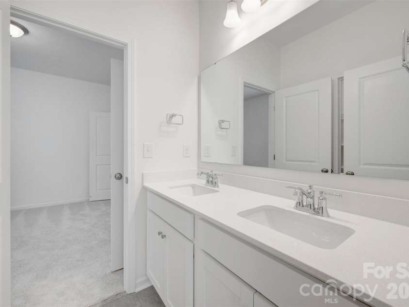 1550 Kate Cecil Way, York, SC 29745.  MLS# CAR4400872, YatesRealty ID 35642. Secondary bathroom