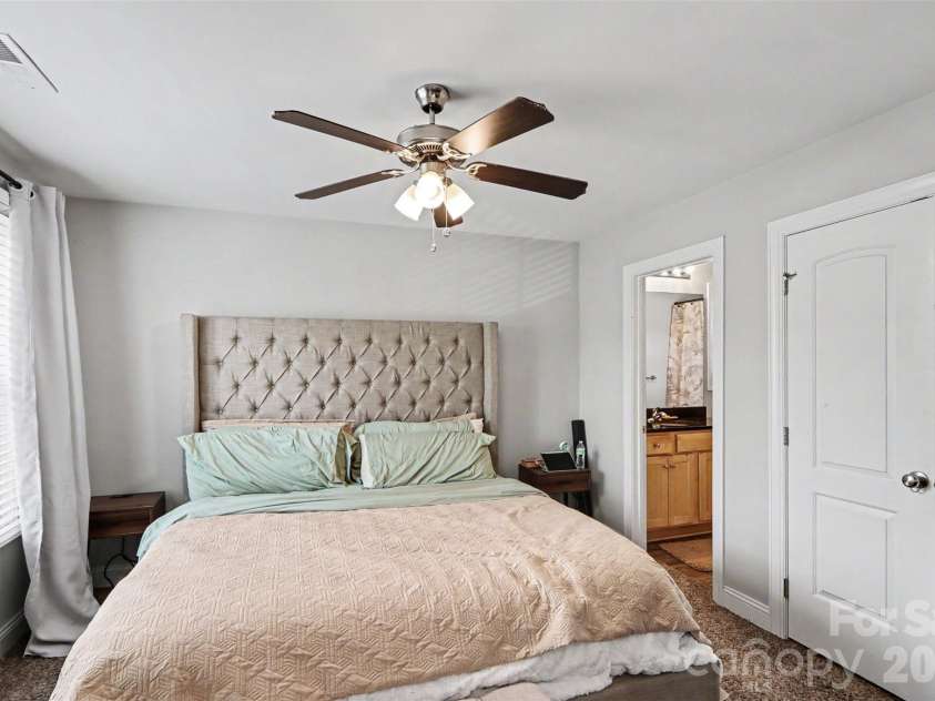 6555 Wedron Court, Charlotte, NC 28216.  MLS# CAR4399510, YatesRealty ID 35644. 