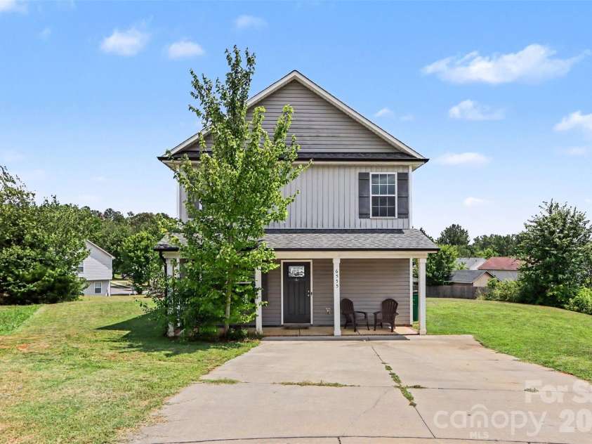 6555 Wedron Court, Charlotte, NC 28216.  MLS# CAR4399510, YatesRealty ID 35644. 