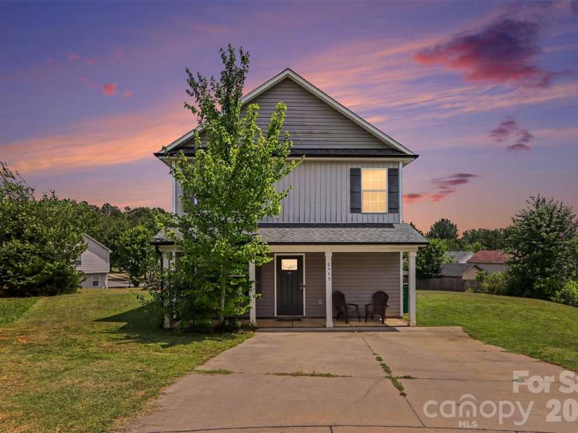 6555 Wedron Court, Charlotte, NC 28216.  MLS# CAR4399510, YatesRealty ID 35644. 