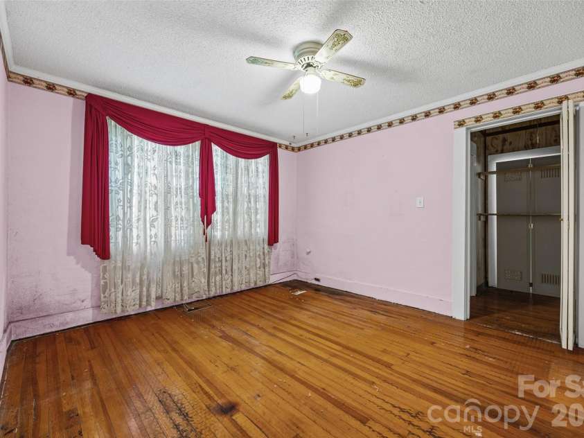 14 Barrow Street, Rock Hill, SC 29730.  MLS# CAR4401300, YatesRealty ID 35645. Bedroom 2