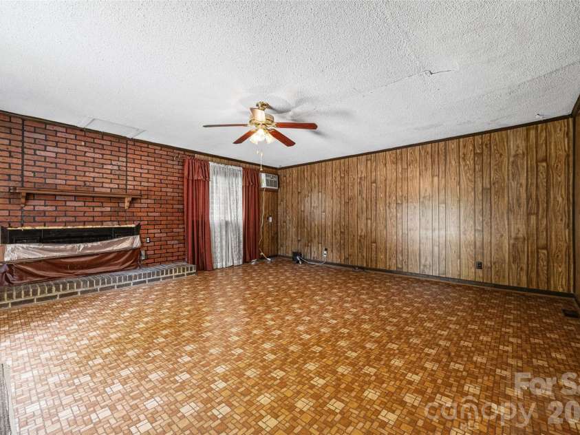 14 Barrow Street, Rock Hill, SC 29730.  MLS# CAR4401300, YatesRealty ID 35645. Rear den.