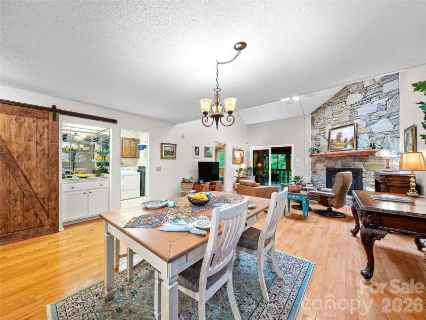 303 White Oak Drive, Hendersonville, NC 28791.  MLS# CAR4401721, YatesRealty ID 35649. 