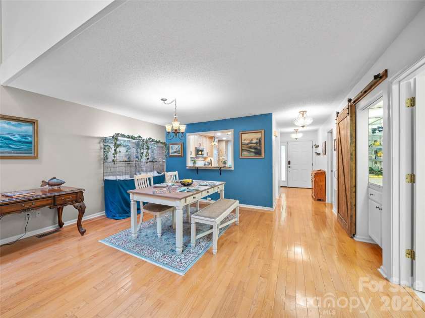303 White Oak Drive, Hendersonville, NC 28791.  MLS# CAR4401721, YatesRealty ID 35649. 