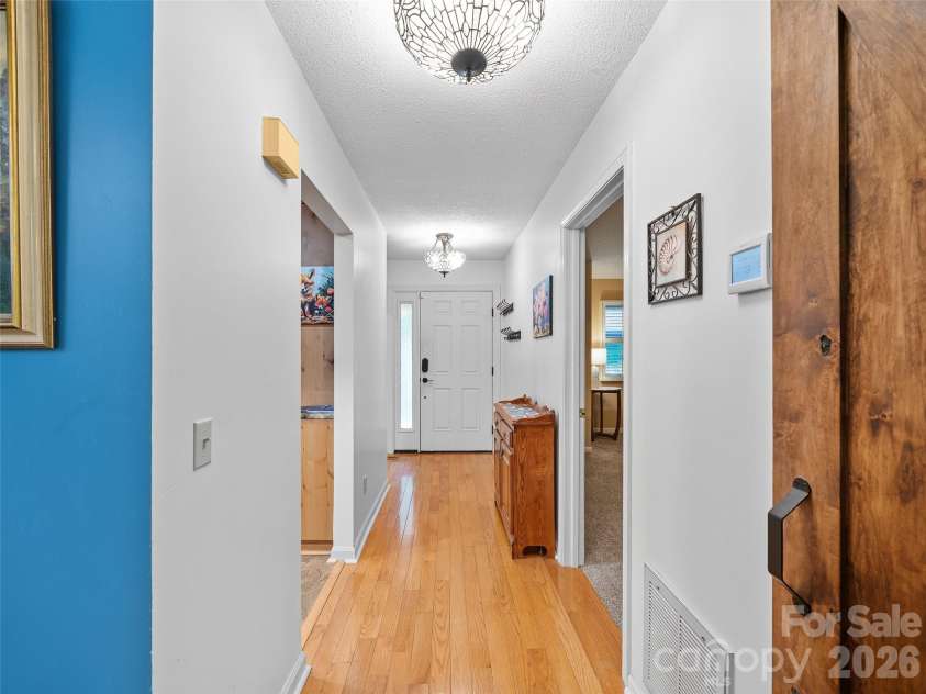 303 White Oak Drive, Hendersonville, NC 28791.  MLS# CAR4401721, YatesRealty ID 35649. 