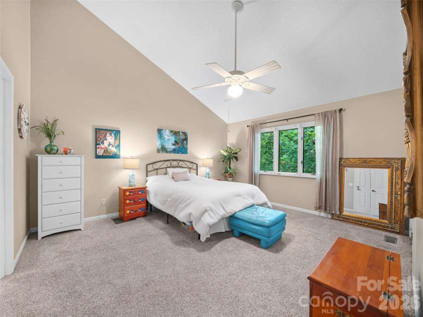 303 White Oak Drive, Hendersonville, NC 28791.  MLS# CAR4401721, YatesRealty ID 35649. 