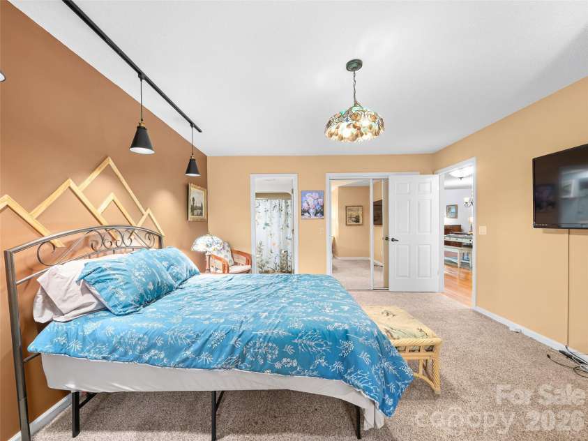 303 White Oak Drive, Hendersonville, NC 28791.  MLS# CAR4401721, YatesRealty ID 35649. 