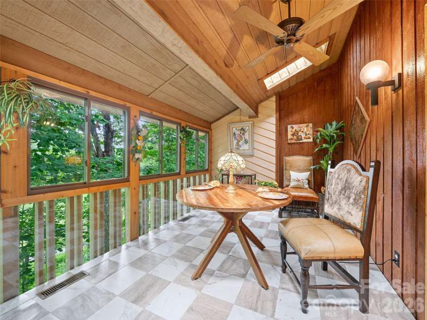 303 White Oak Drive, Hendersonville, NC 28791.  MLS# CAR4401721, YatesRealty ID 35649. 