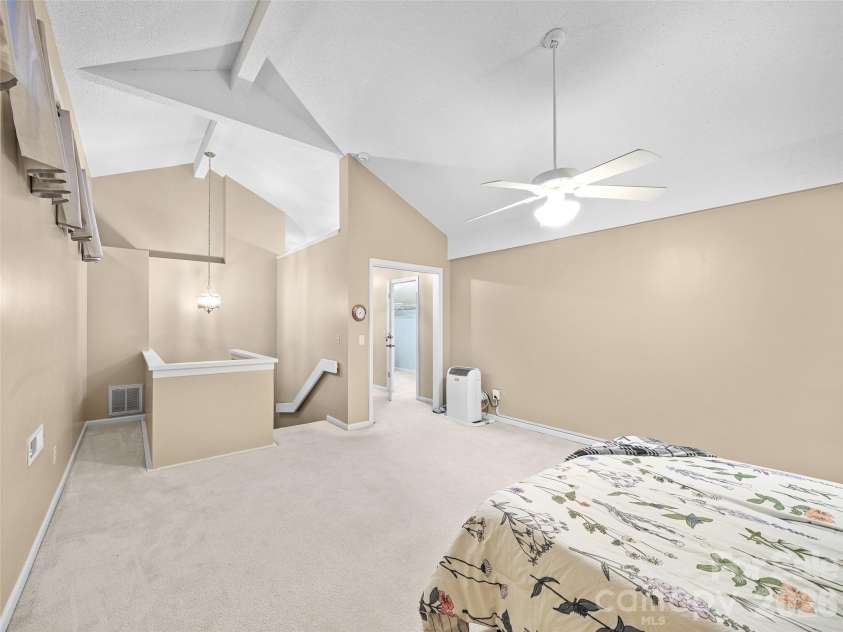 303 White Oak Drive, Hendersonville, NC 28791.  MLS# CAR4401721, YatesRealty ID 35649. 