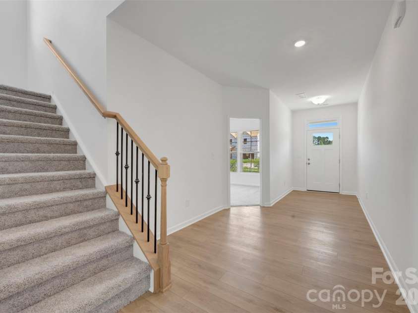 8887 Visgrove Drive, Sherrills Ford, NC 28673.  MLS# CAR4394899, YatesRealty ID 35650. Foyer
