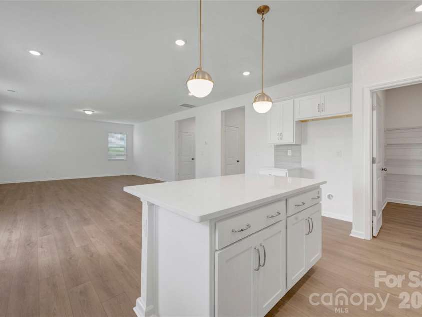 8887 Visgrove Drive, Sherrills Ford, NC 28673.  MLS# CAR4394899, YatesRealty ID 35650. Kitchen