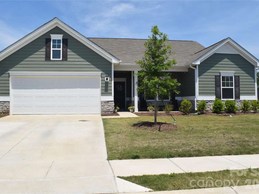 6135 Busch Way, Midland, NC 28107.  MLS# CAR4382758, YatesRealty ID 35653. 