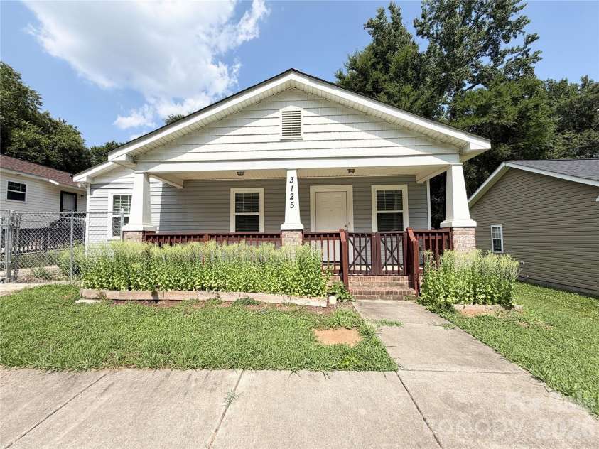 3125 Amay James Avenue, Charlotte, NC 28208.  MLS# CAR4400177, YatesRealty ID 35655. 