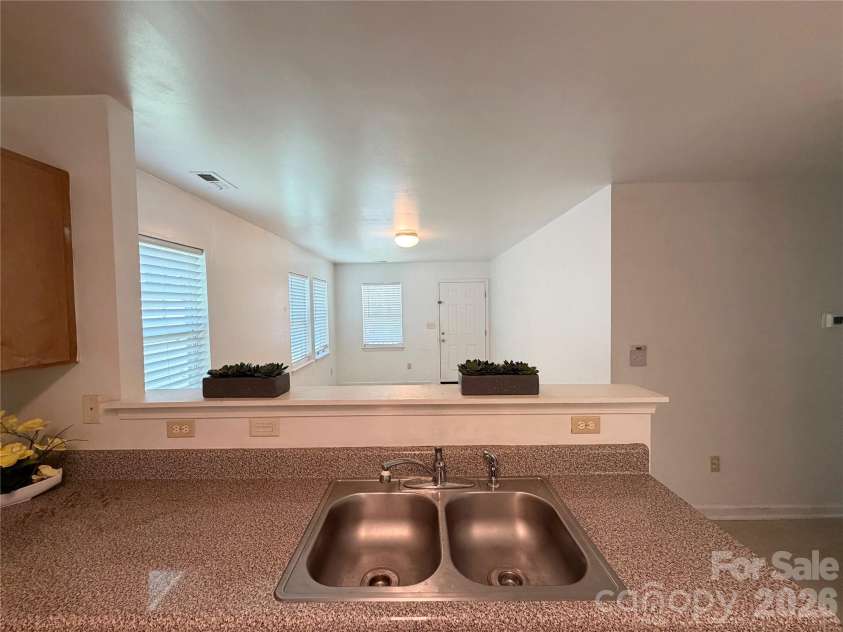 3125 Amay James Avenue, Charlotte, NC 28208.  MLS# CAR4400177, YatesRealty ID 35655. 