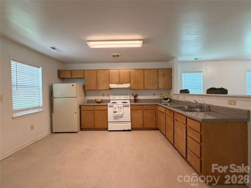 3125 Amay James Avenue, Charlotte, NC 28208.  MLS# CAR4400177, YatesRealty ID 35655. 