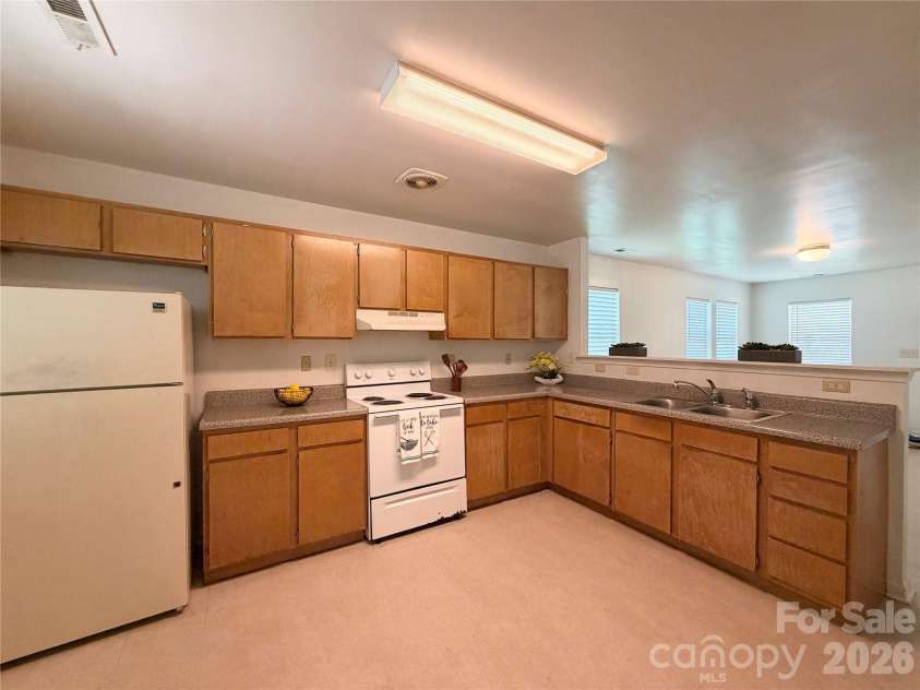 3125 Amay James Avenue, Charlotte, NC 28208.  MLS# CAR4400177, YatesRealty ID 35655. 