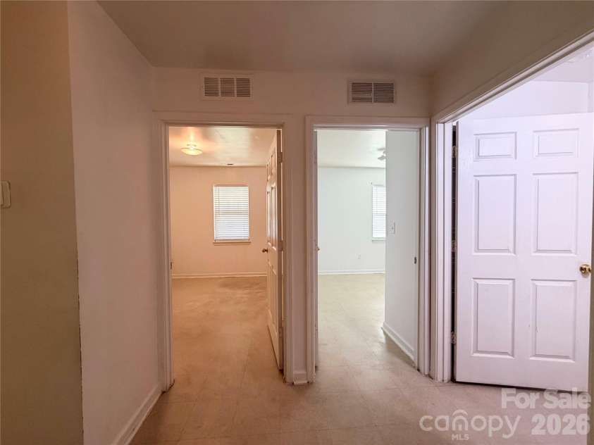 3125 Amay James Avenue, Charlotte, NC 28208.  MLS# CAR4400177, YatesRealty ID 35655. 