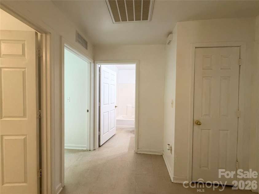 3125 Amay James Avenue, Charlotte, NC 28208.  MLS# CAR4400177, YatesRealty ID 35655. 