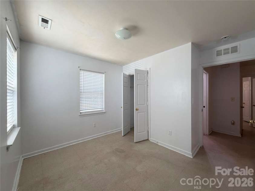 3125 Amay James Avenue, Charlotte, NC 28208.  MLS# CAR4400177, YatesRealty ID 35655. 