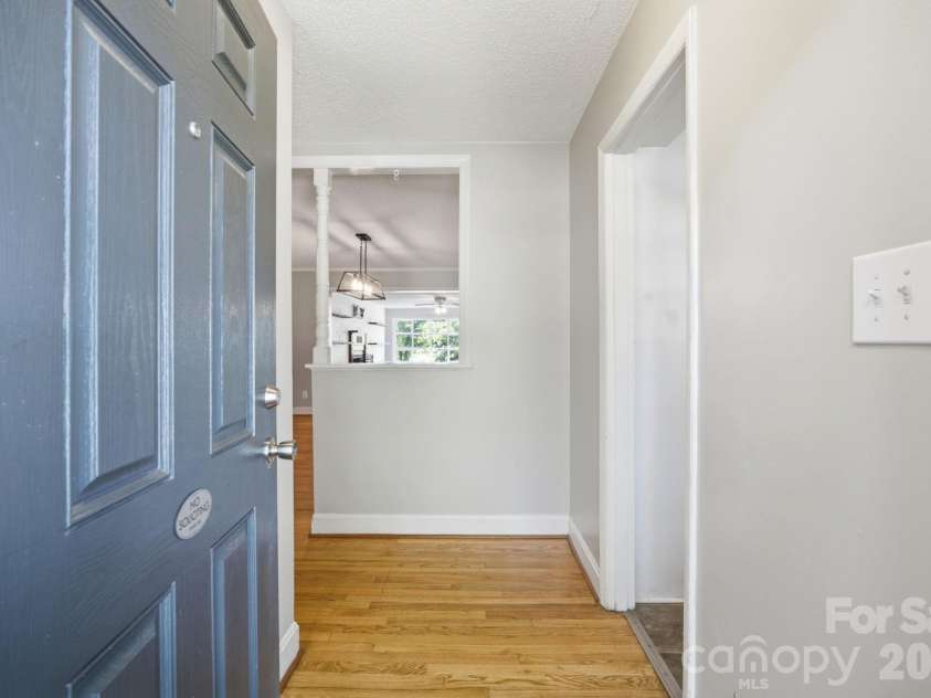1401 Grovewood Drive, Charlotte, NC 28208.  MLS# CAR4398914, YatesRealty ID 35656. 